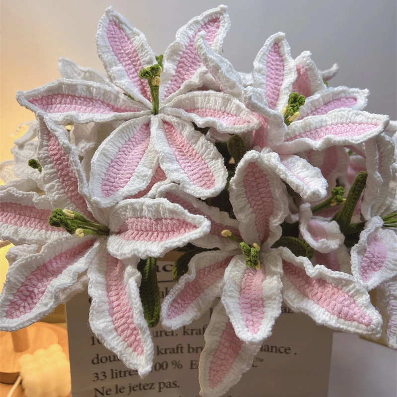 

Handmade Crochet White Lily Flowers, Wool Yarn Knitting Products, Artificial Flowers, Home Decor Flowers Bouquets