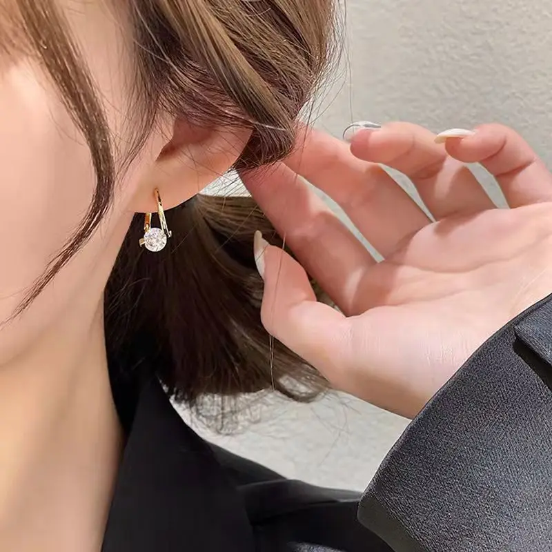 Lnngy Huggies Earrings Sterling Silver 925 Fashion Korean Bling 6.5mm 1.0ct Moissanite Hoop Earring For Women Bridal Jewelry 5