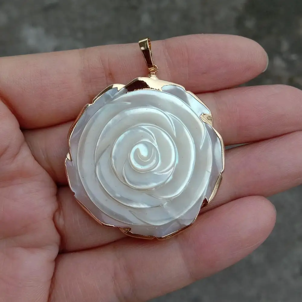 3 Pcs Natural White Shell MOP Pendant Charm Flower Shape In Gold