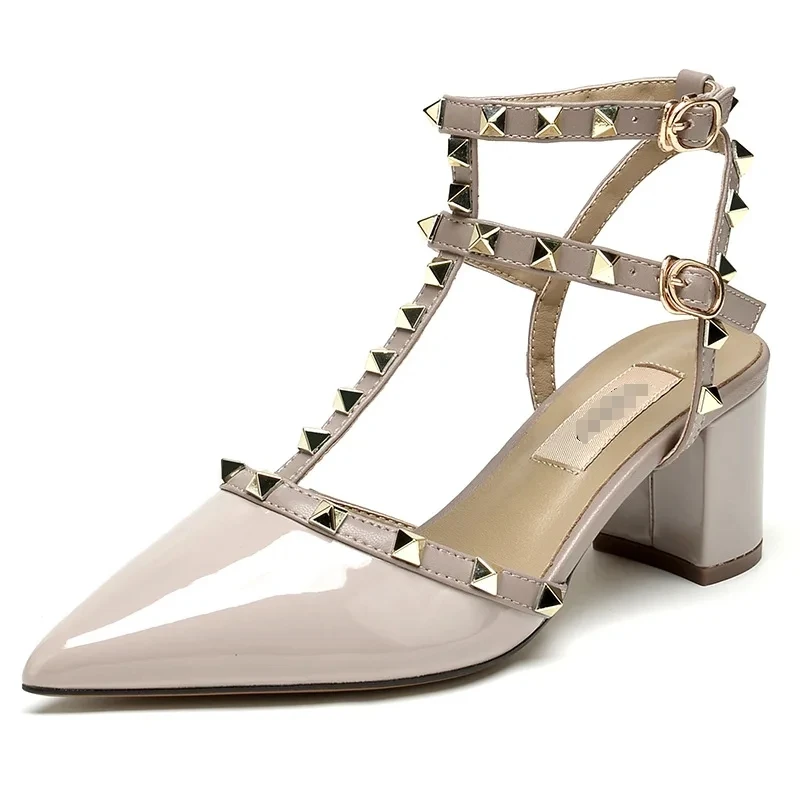 High heeled sandals for women's fashionable outerwear two ring rivet shoes with toe caps and thick heels, niche temperament, cel