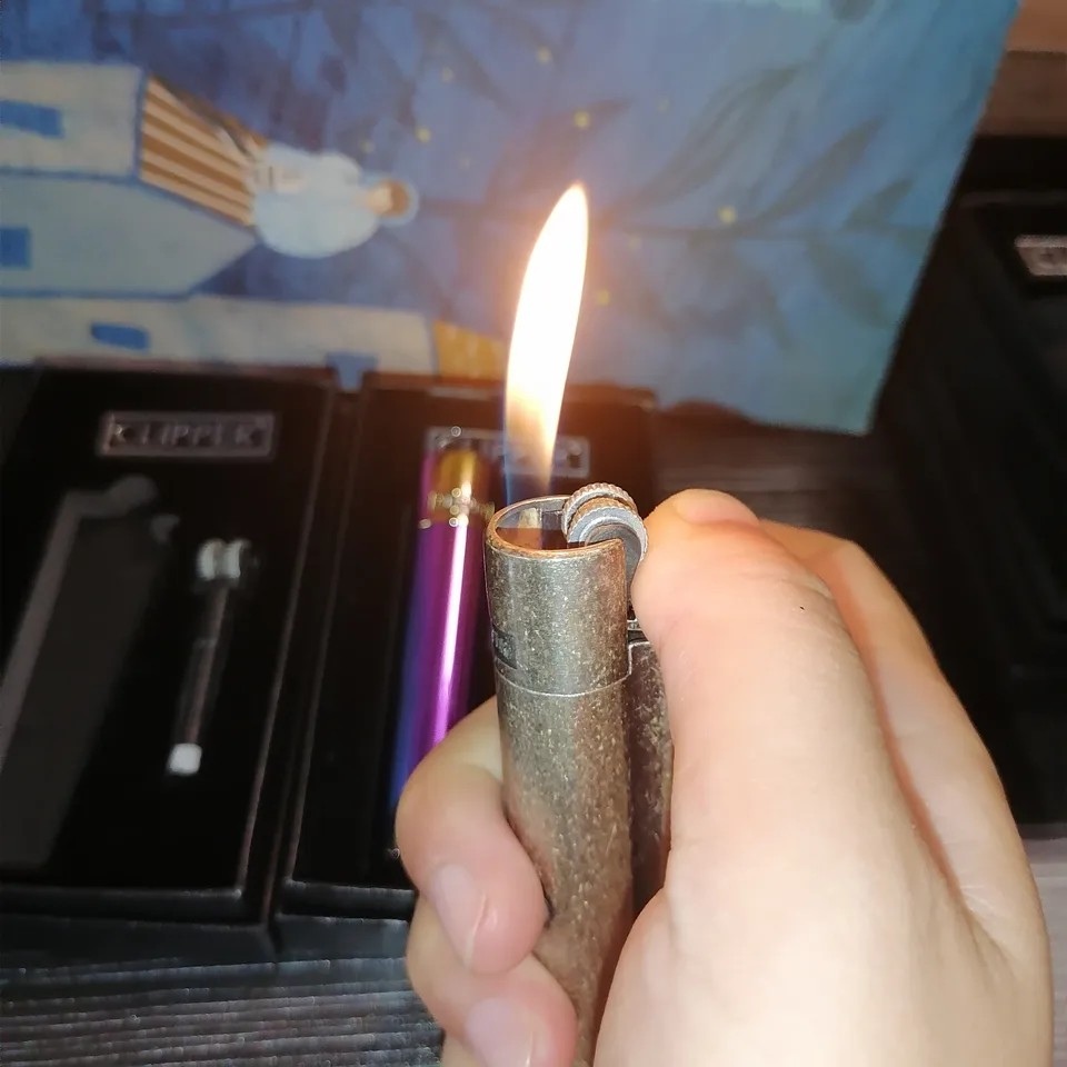 装飾的な金属ライター 装飾的な金属ライター