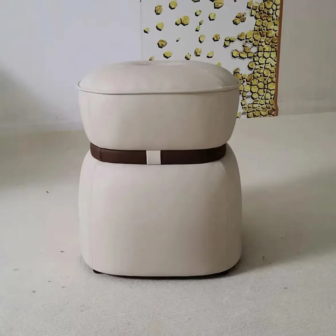 beige stool 39x39x46