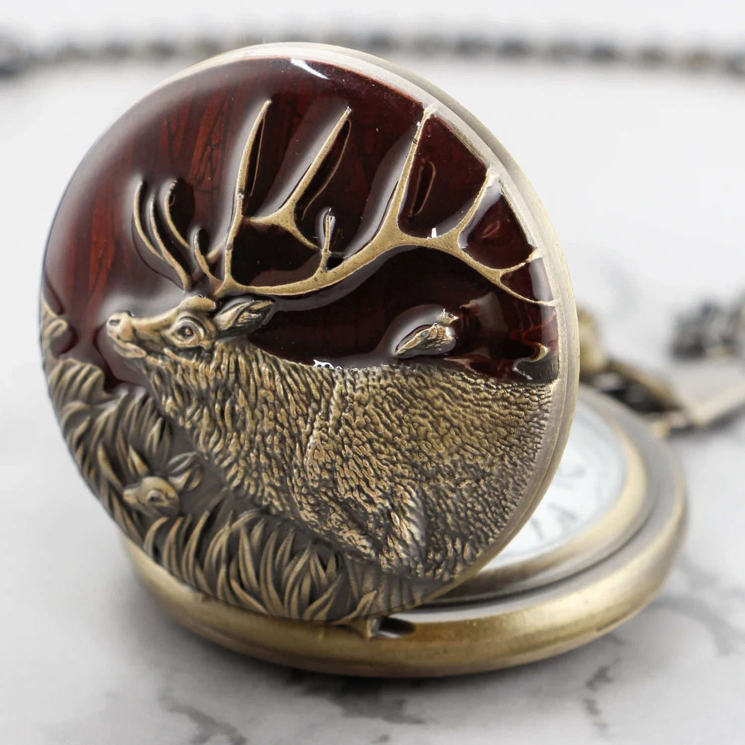 

Ancient Deer Carved Pocket Watch Retro Women's Necklace Quartz Chain Clock Men's Gift New