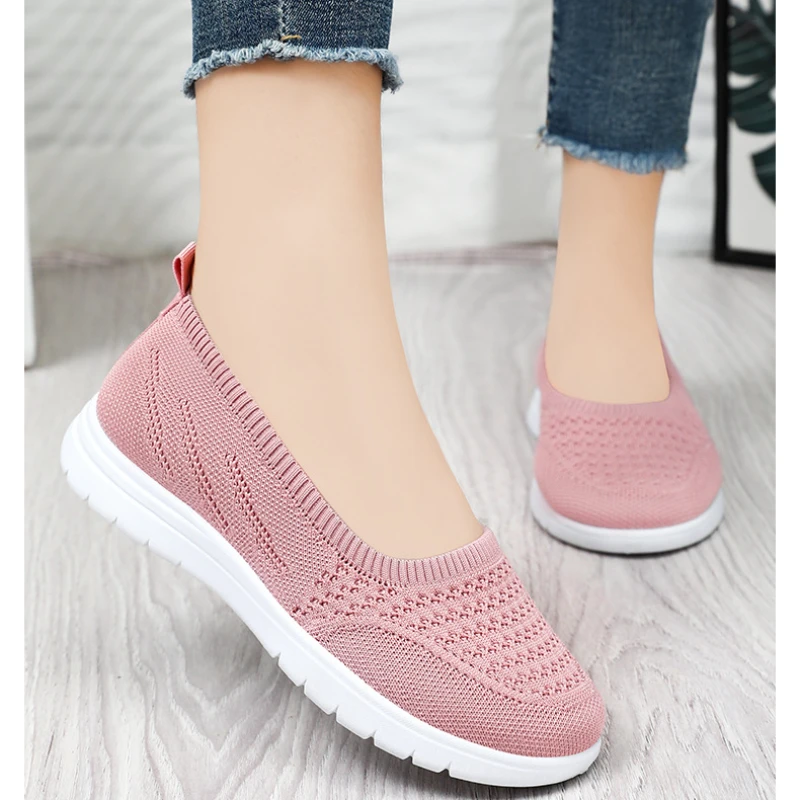 Knitted fabric shoes for women in spring 2024, shallow mouthed flat bottomed women's shoes, mom's shoes one kick off pink shoes