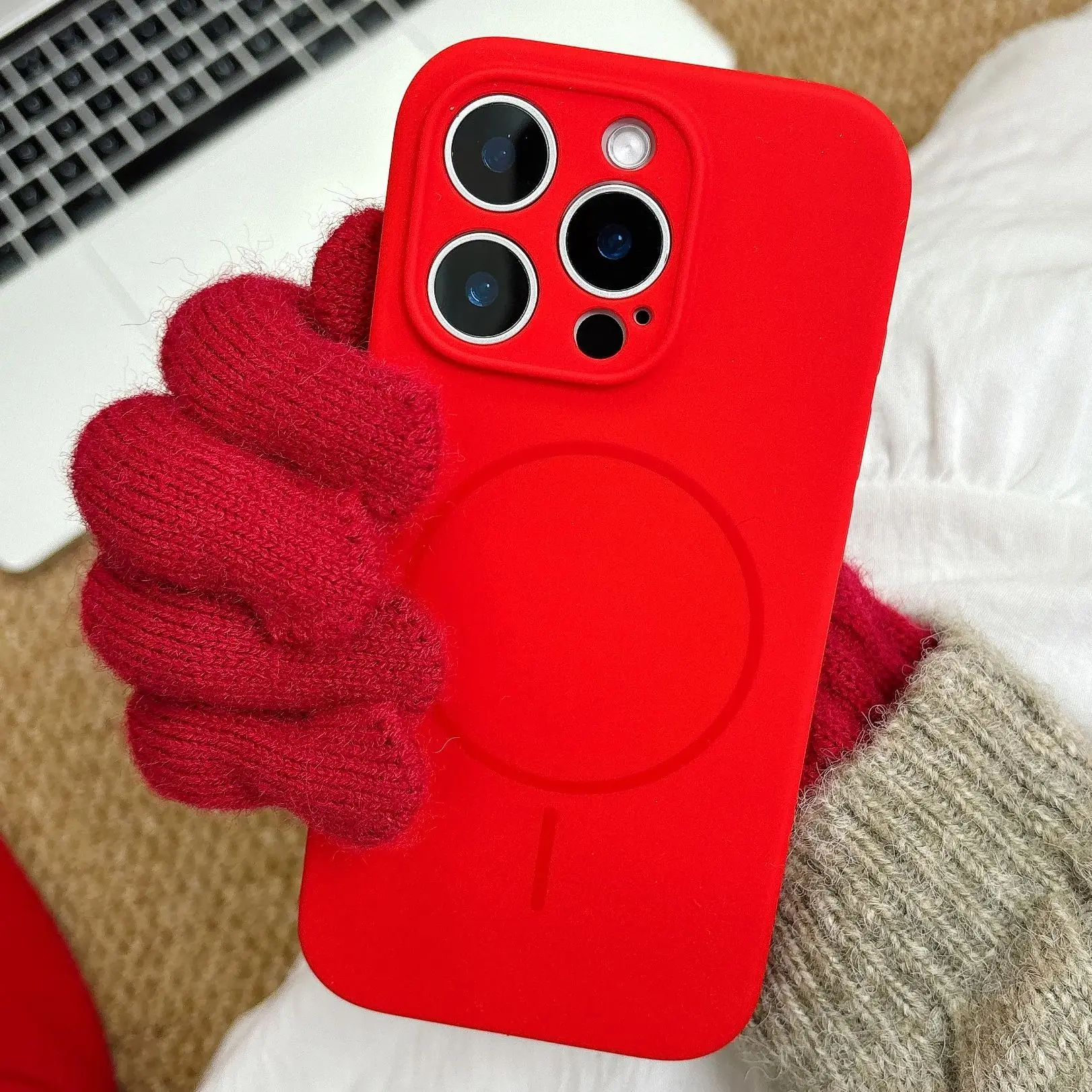 Premium Liquid Silicone Magnetic Wireless Charging Case - Chinese Red