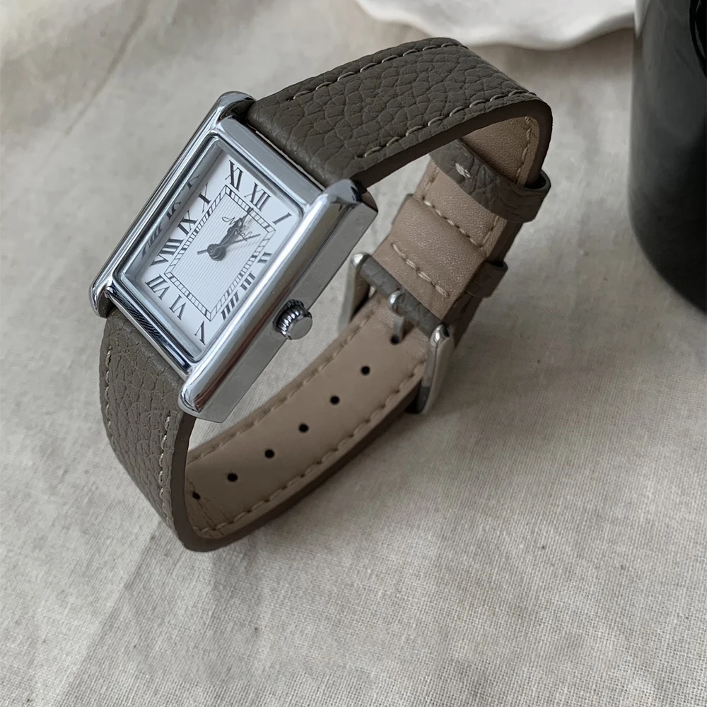Fashion Temperament Vintage Senior Simplicity Belt Quartz Watch For women's girl Student gift  Women's accessories
