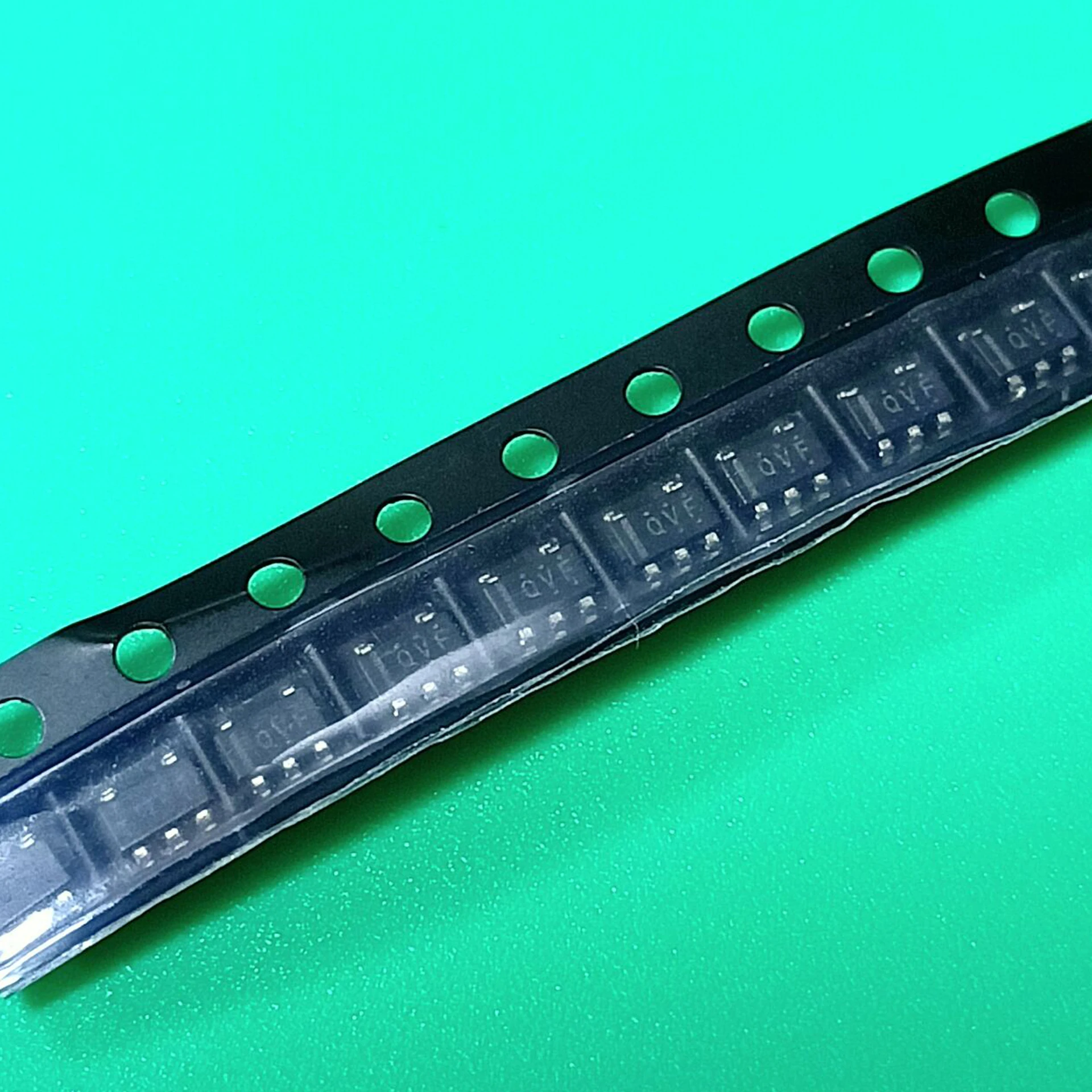 

10 шт./лот TLV70225DBVR TLV70225DBVT qvf IC REG LINEAR 2,5 V 300MA SOT23-5