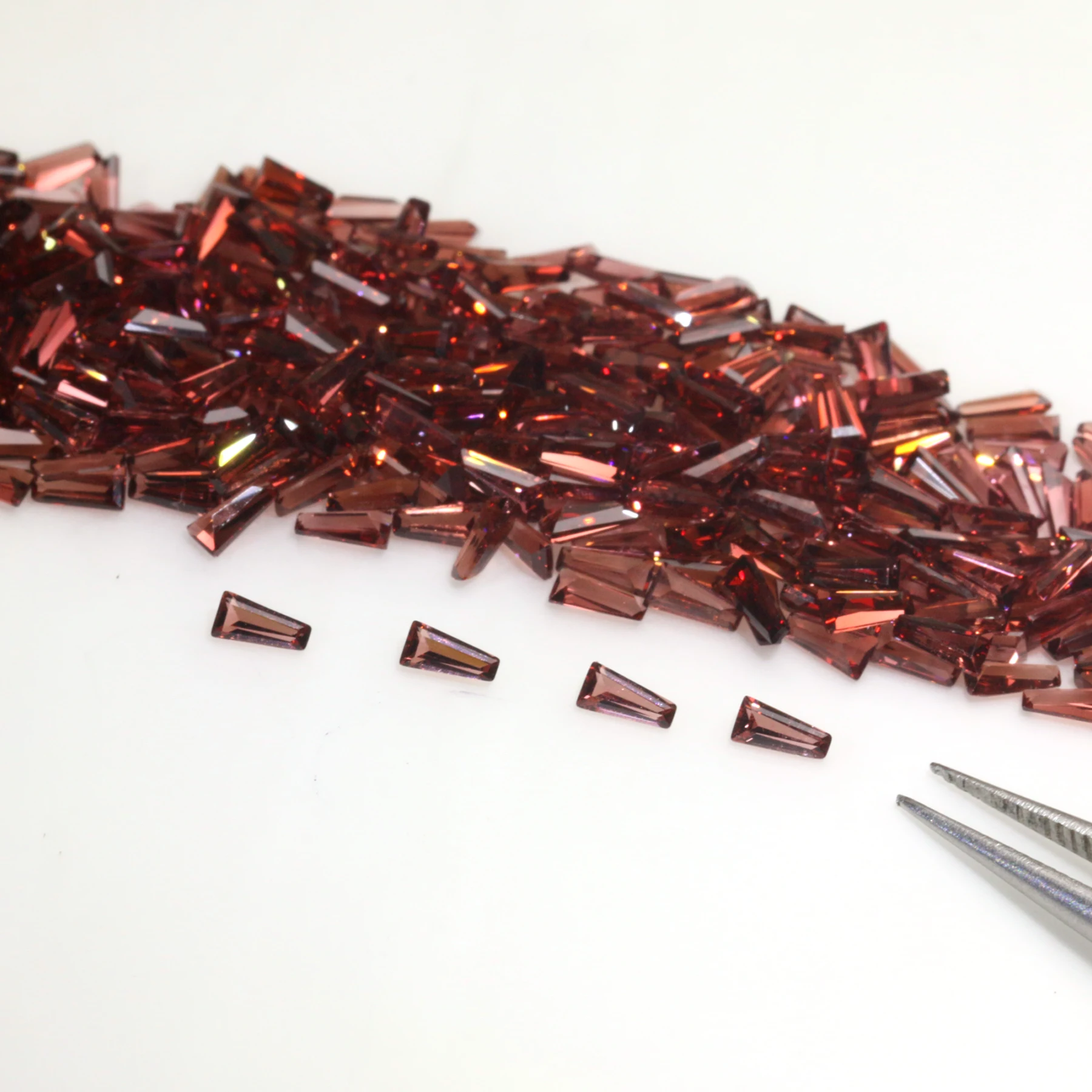 

Hot Selling Trapezoid Cut 4x2x1mm Natural Red Garnet Loose natural gemstones for jewelry making