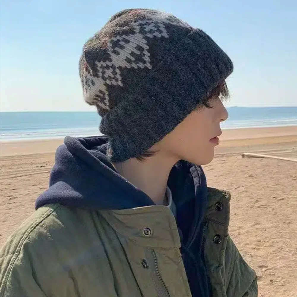 Unisex Fair Isle Style Slouchy Winter Hats Fashion Couple Beanies Casual Rhomb Pattern Decor Winter Knitted Hats For Men Women