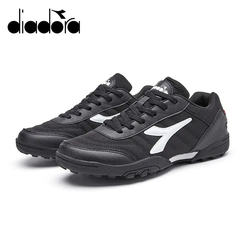 New Match Unisex Soccer Shoes Anti-slip Soccer Shoes Outdoor Professional Rivet