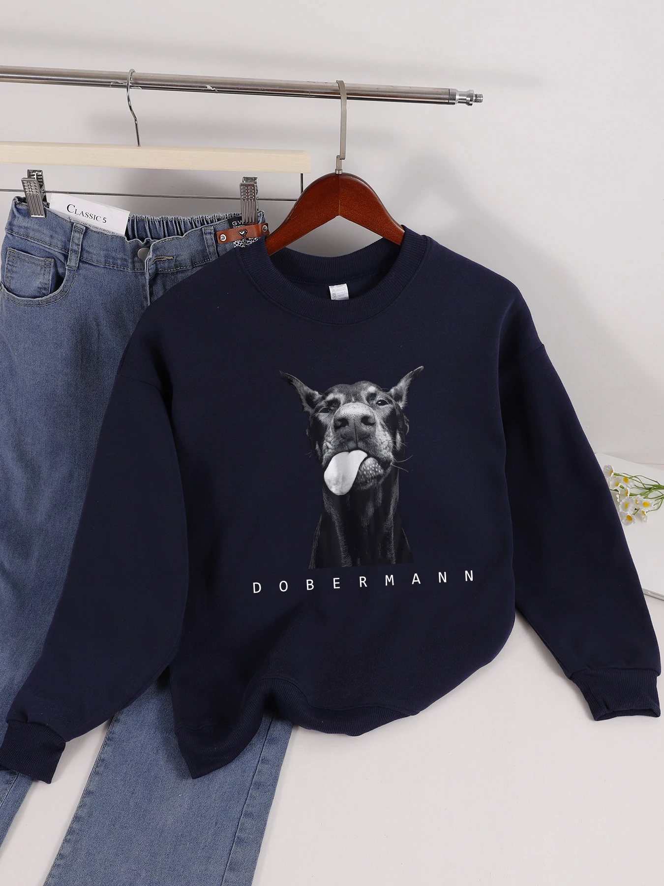 Dobermann, der seine Zunge heraussteckt, lustiger Aufdruck, Damen-Sweatshirt, Straße, Hip-Hop, Sportbekleidung, Fleece, All-Match-Pullover, lässiges Oberteil – Detail 7
