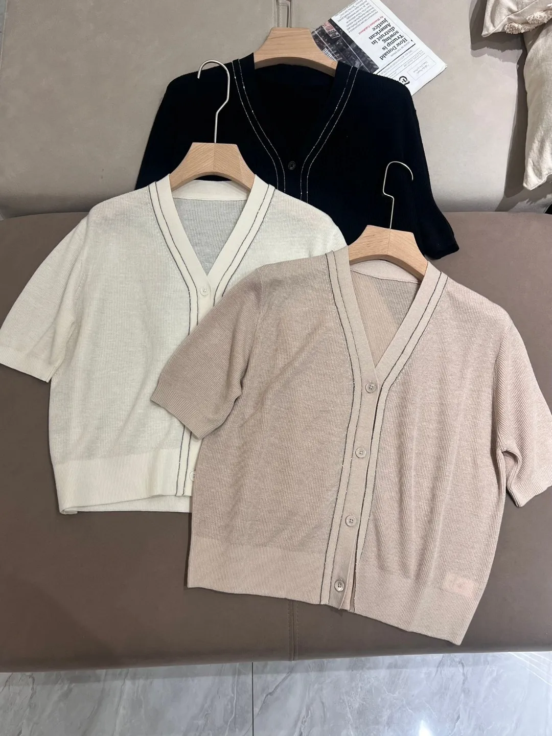 

Spring Summer 2024 B*C Women's V-Neck Cardigan Wool Silk Short Sleeves Knitting Top For Female Woman's Clothing High Quality