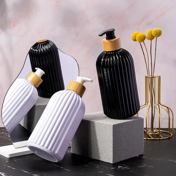 Dispenser di sapone a strisce da 500 ml con pompa in bambù Bottiglia riutilizzabile Shampoo Balsamo Lozione Lavaggio del corpo Contenitore vuoto per il bagno 1
