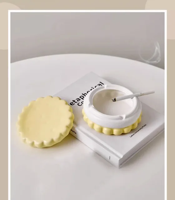 Cream Filled Biscuit Shaped Ashtray Office Desk Decoration