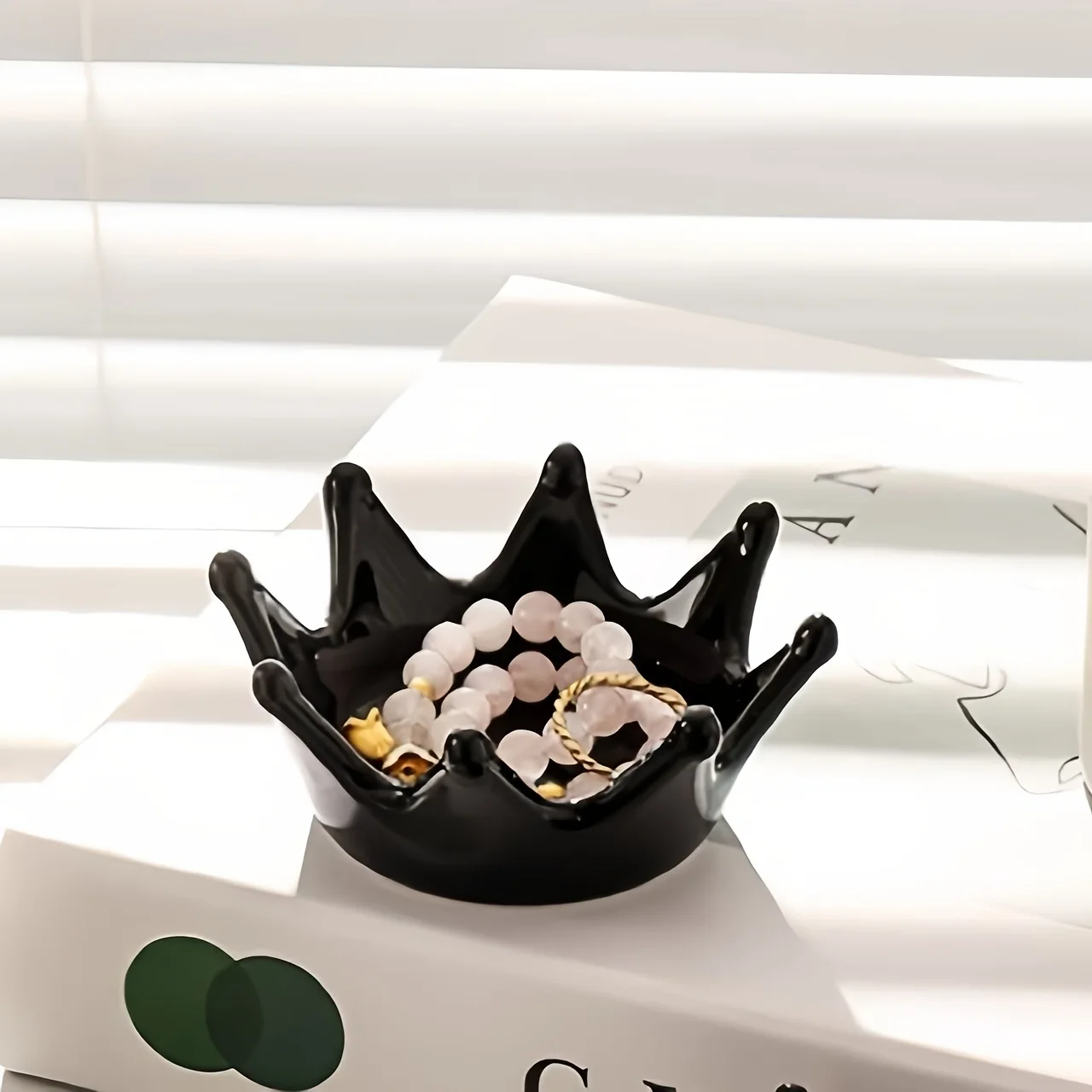 Crown Shaped Ceramic Decorative Tray Desktop Creative Jewelry Storage Tray Household Irregular Ring Pendant Jewelry Storage Tray