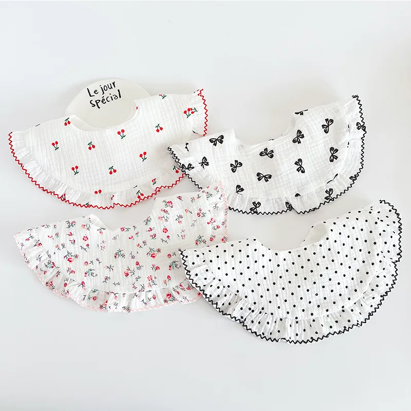Description Picture 2 of itemKorean Style New Round Lace Baby Bibs Breathable Gauze Baby Saliva Towel 0-2 Year Old Floral Rabbit Burp Cloths Fake Collar