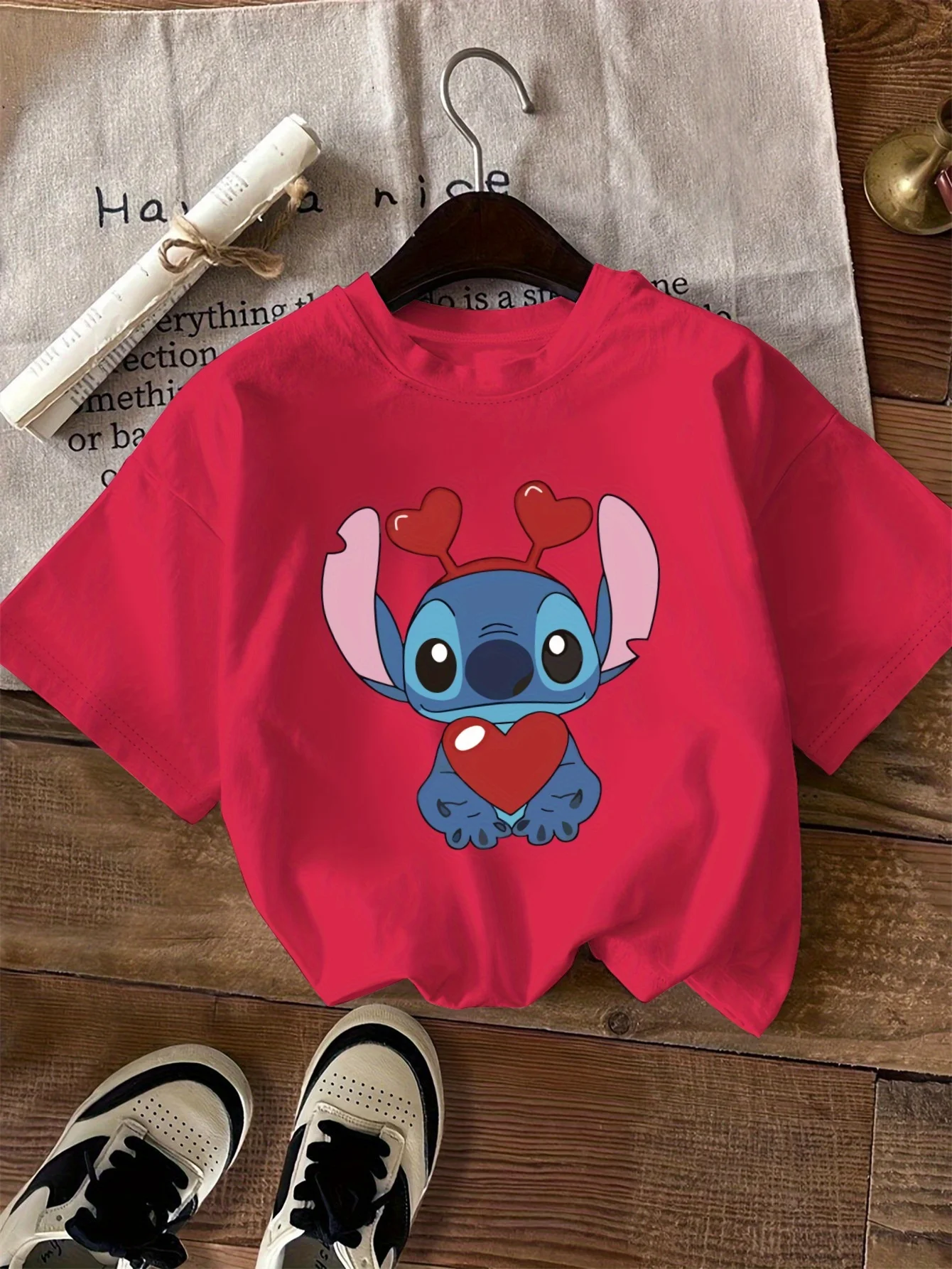 T-shirt Stitch Cœur Rouge | Vêtement Adorable & Confortable