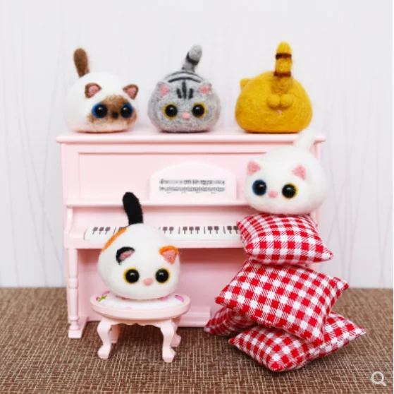 4cm Wool felt Needle Felting Kit Hand-made DIY Creative Cat Decoration Craft