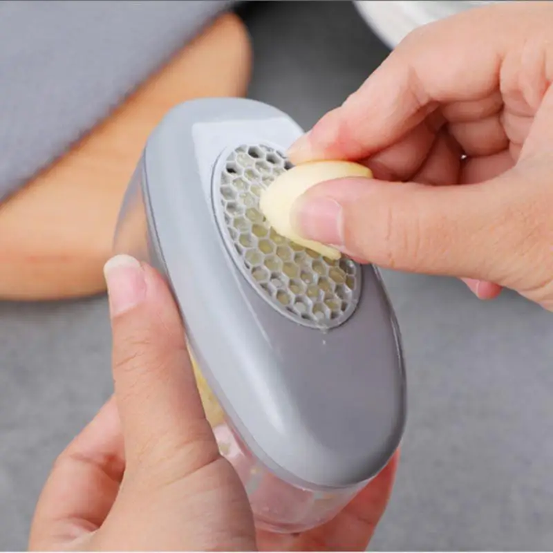 Grattugia Versatile Handy Pressing Garlic Masher Innovativo Quick Garlic Durable Salvaspazio Manuale Kitchen Gadget Game-Changer