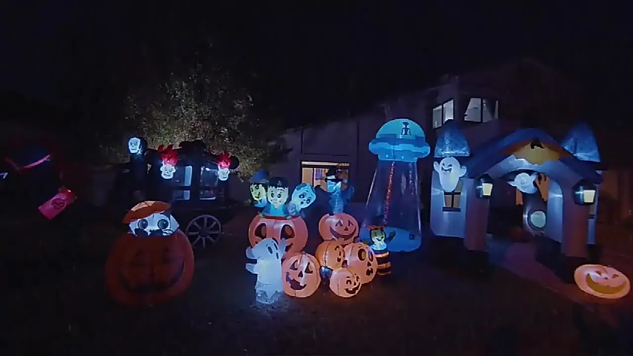 Kalolary Opblaasbare Halloween-decoratie, 3 m, verlichte binnendecoratie, opblaasbaar met ingebouwd licht, enge opblaasbare decoraties voor vakantie