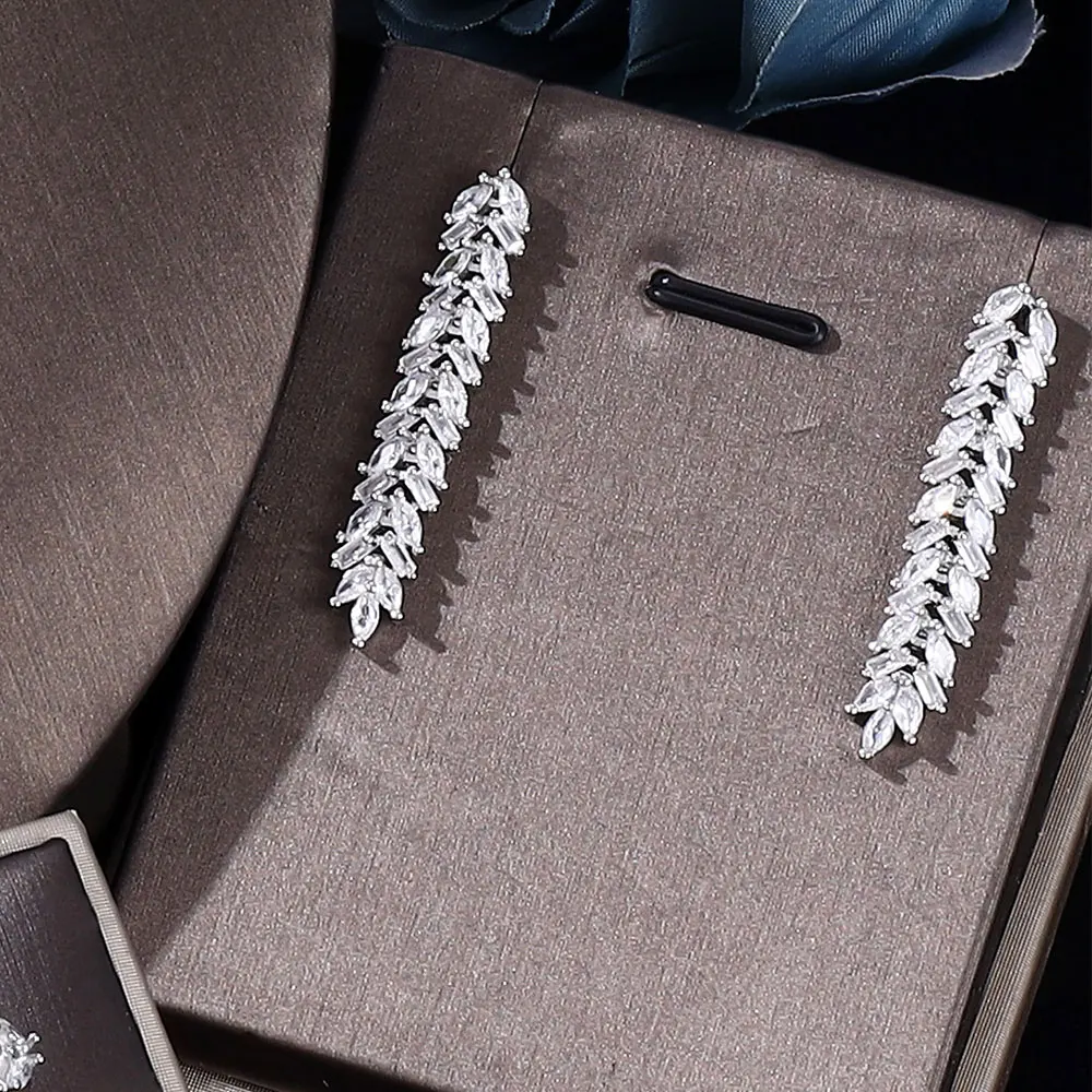 Exquisite earrings Women's wedding party accessories Zircon pendant earrings necklace set Bridal gift, best-selling in Central A