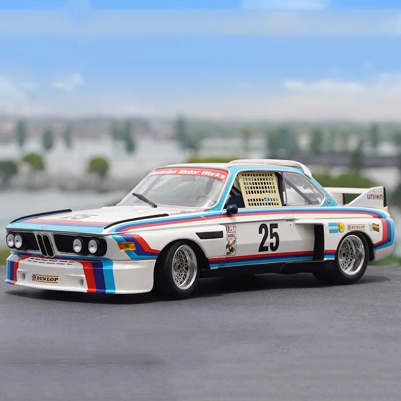 ミニカー BMW 3.0 CSL Autoart 1/18 Diecast 1/18 Size BMW Model Car BMW CSL25 Alloy Rally Car