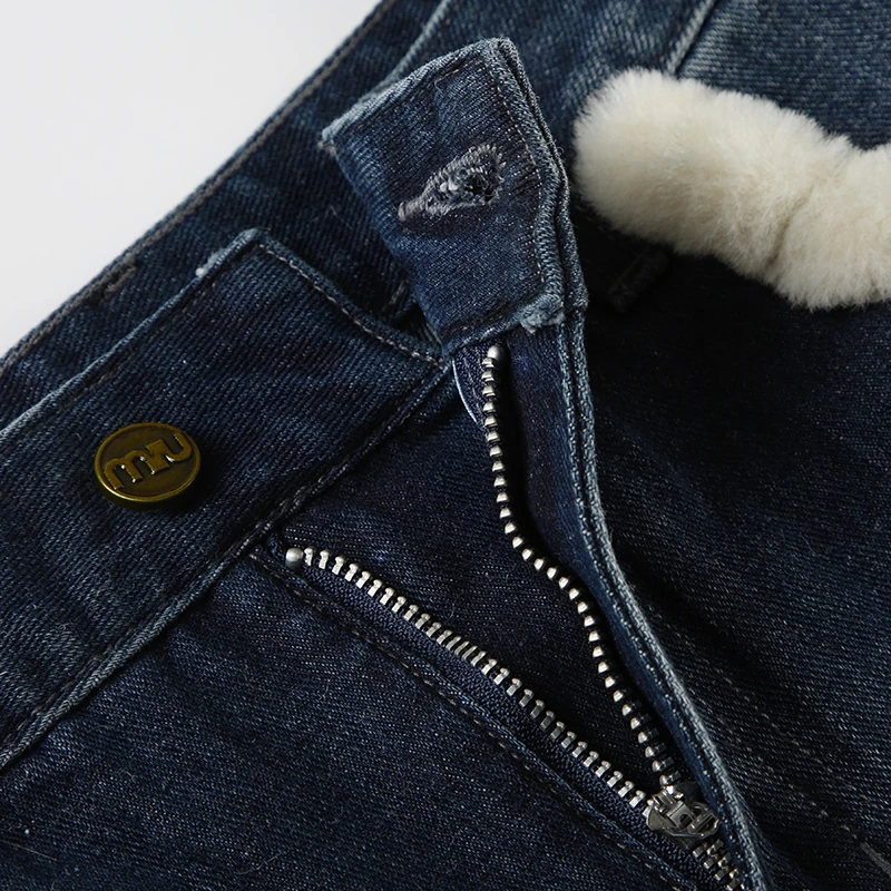 Mini vaqueros con ribete esponjoso kawaii para mujer, estilo chic, suave y dulce, diseño corto azul que combina con todo.
