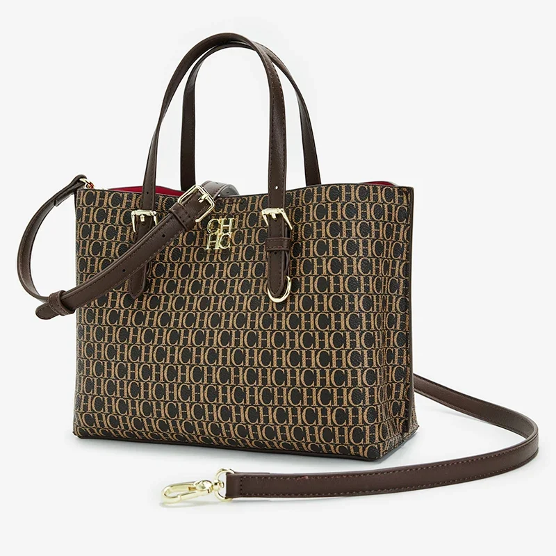 تصميم أحرف CH للسيدات، مع التركيز على الموديلات ال...