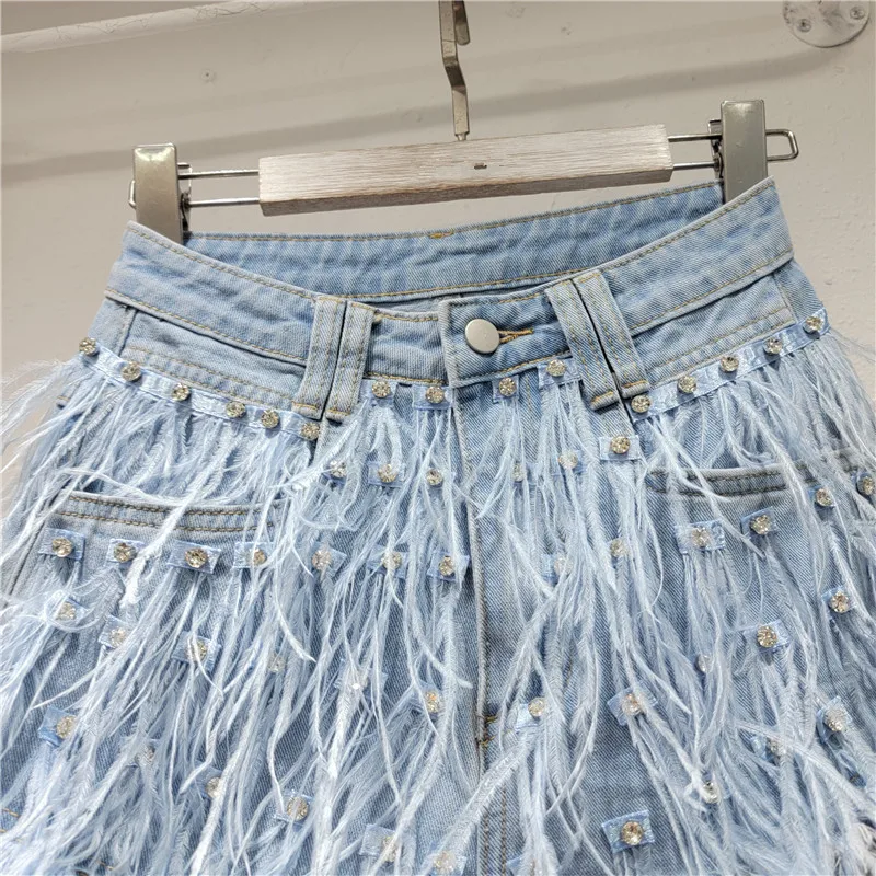 Fashion 2024 Summer New Denim Short Pants Diamond Ostrich Feather Design Shorts Slim Fit Tassel Versatile Women's Denim Shorts