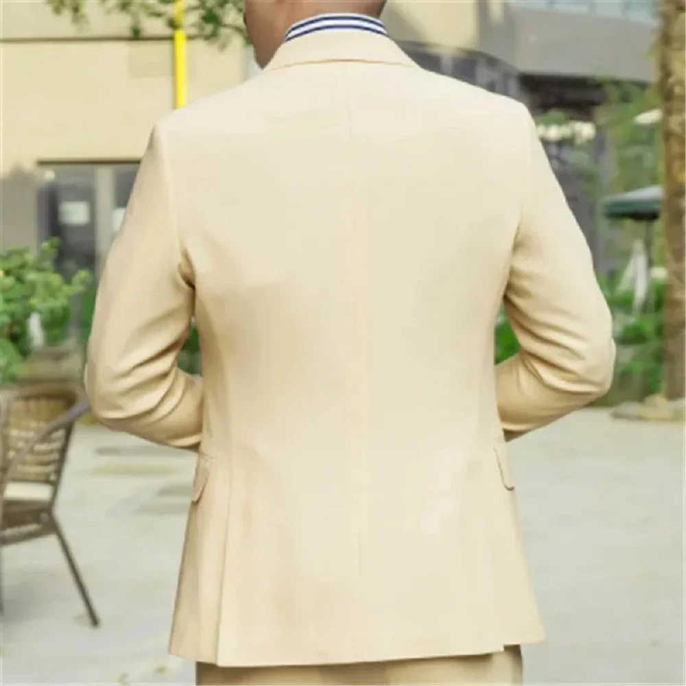 Рисунок 3 - Мужские костюмы цвета шампанского