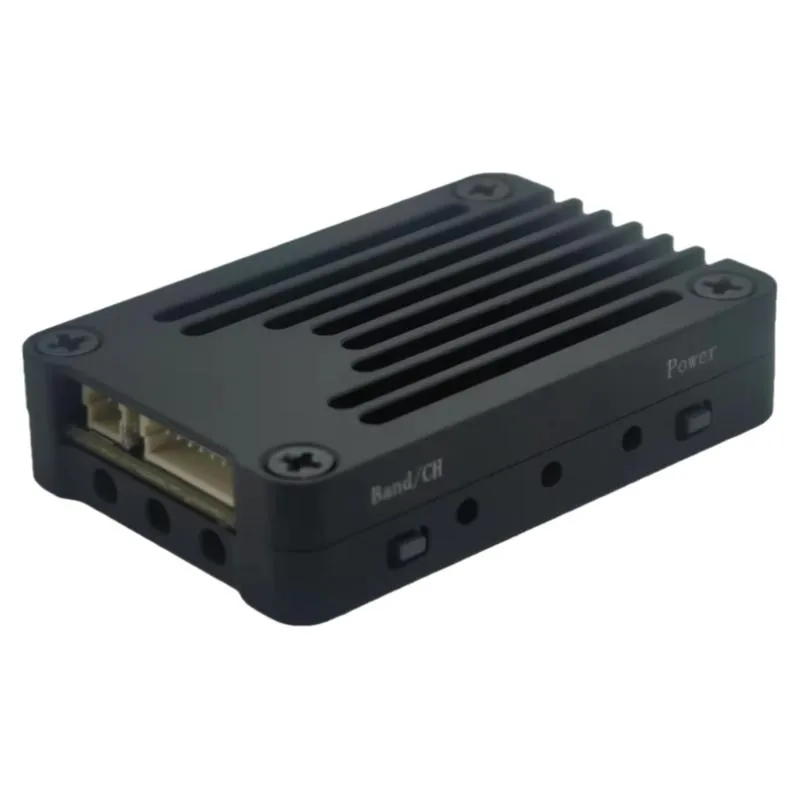Flyto VTX-F1 1.6W 72CH VTX longue portée pour drone FPV installé sur un drone, avec antenne attachée.