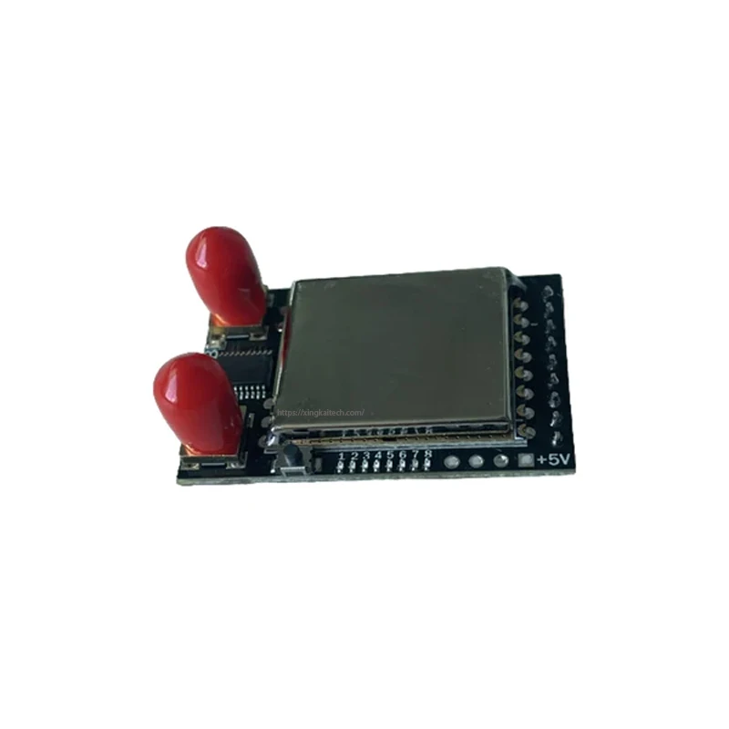 Récepteur FPV 4.9G/5.8G 8CH pour lunettes FPV, vue arrière avec dissipateur thermique, haute sensibilité pour longue portée.