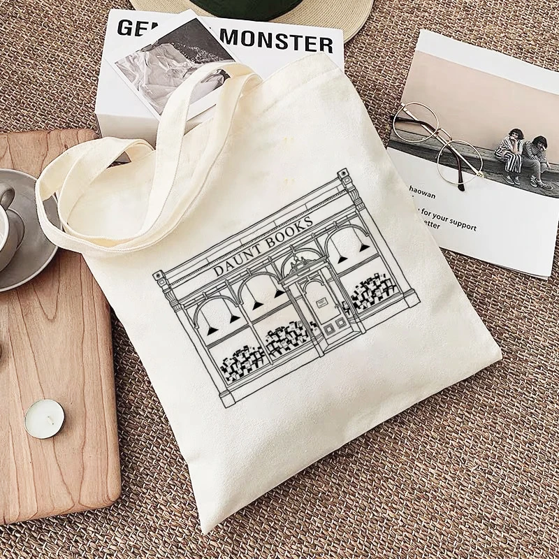 women-canvas-shoulder-bag-shopper-london-daunt-books-daily-shopping