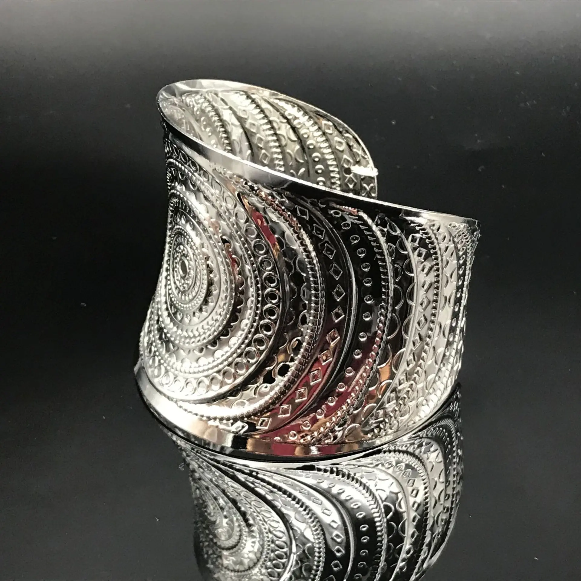 316L Stainless Steel Open Bracelet Wristband for Women Charm Wristlet