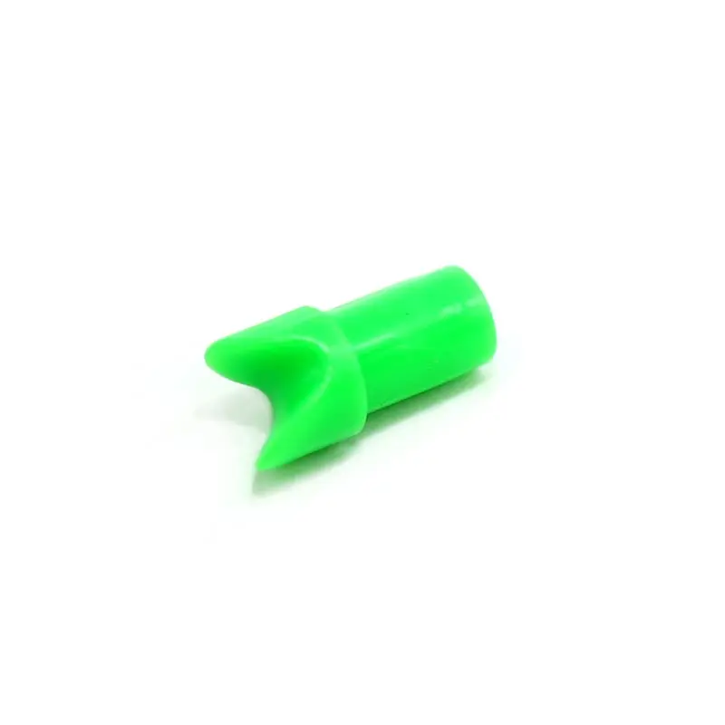 Mezzaluna coda blu navi bianco platino betta pesce combattente siamese in azione sopra nero b Mezzaluna coda blu navi bianco platino betta pesce combattente siamese in azione sopra nero b