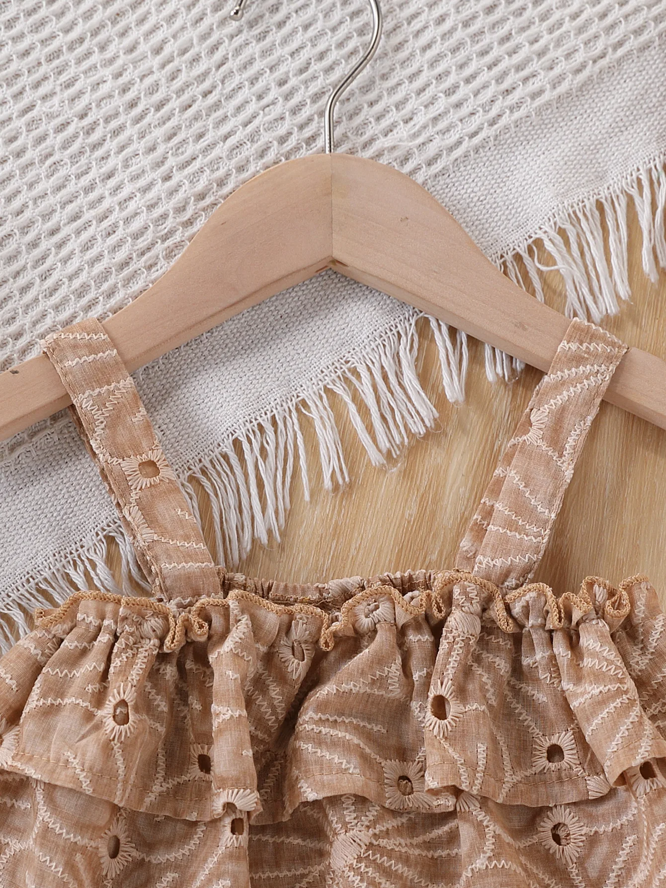 여아용 속이 비치는 자수 오프숄더 러플 탑 + 데님 프린지 반바지 스윗 쿨 스타일 투피스 세트