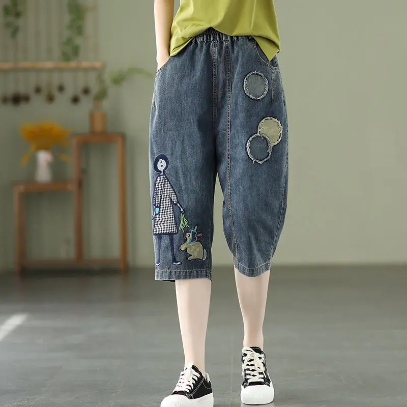 

New Arrival Summer Women Cotton Denim Embroidery Calf-length Pants Elastic Waist Patchwork Loose Harem Pants Jeans P269