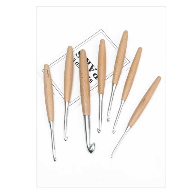 Handmade DIY Crochet For Knitting And Accessories Tool Single Head Wool Crocheting Wooden Handle Crochet Hook For Needlework