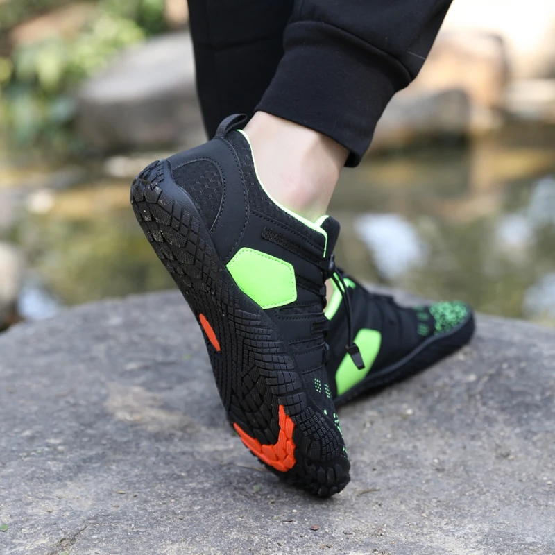 الرجال والنساء تسلق الجبال أحذية المشي لمسافات طوي...