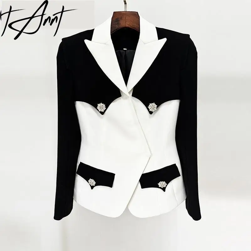 

Женская куртка с пряжкой со стразами, черного и белого цвета