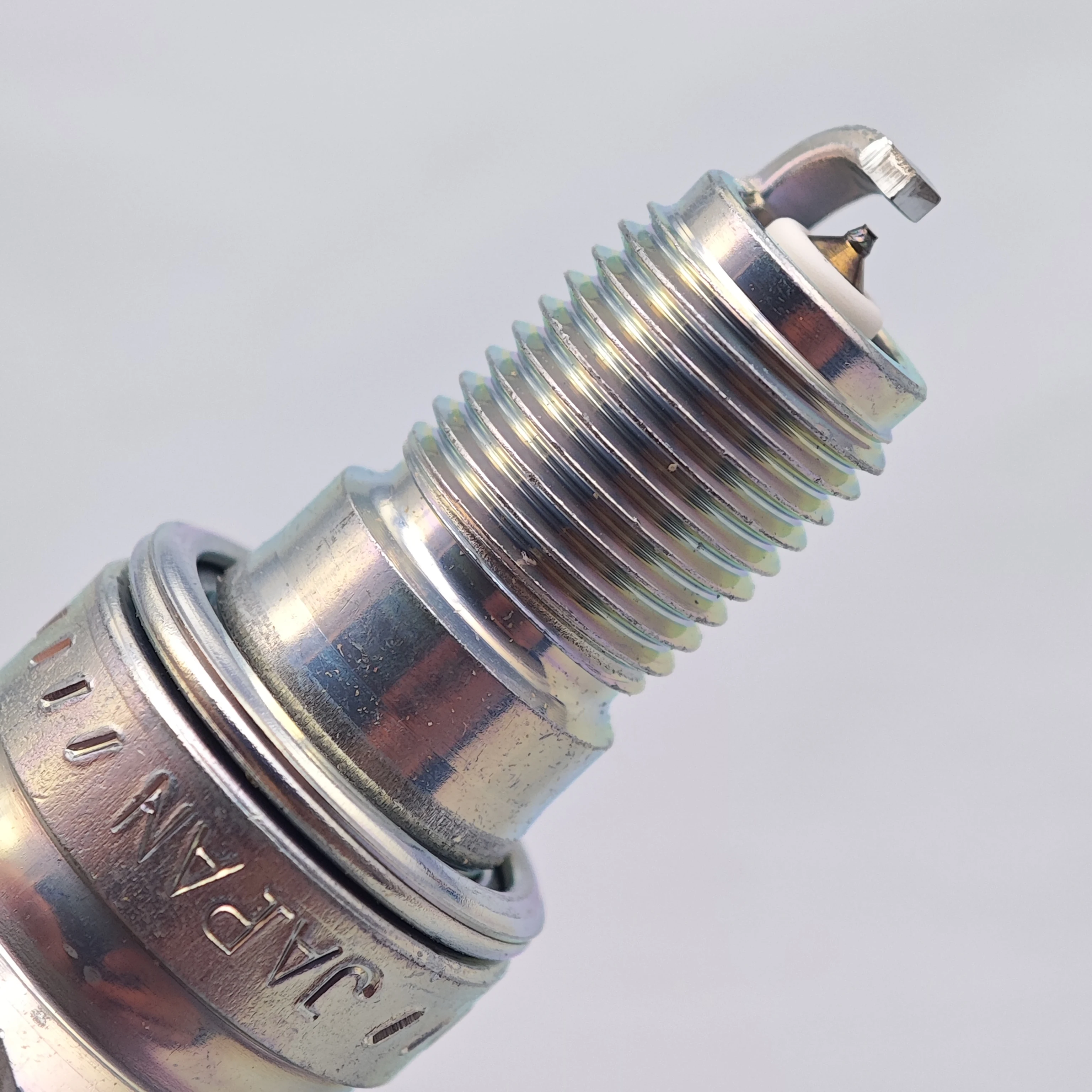 1pcs NGK Iridium spark plug CR8EHIX-9 3797 Suitable For HONDA CB-1 1989-1992 Upgrade CR8EH-9