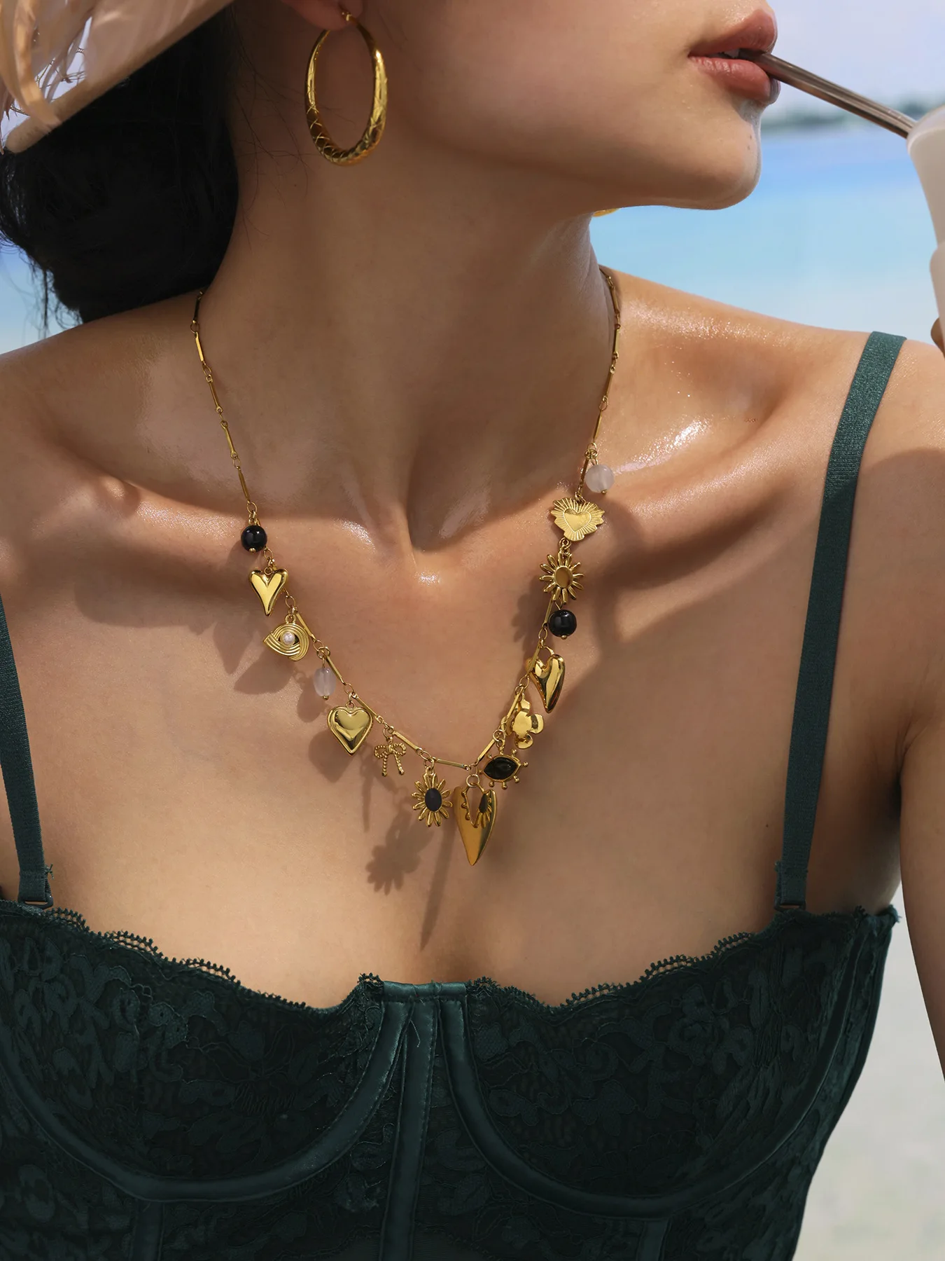 Bunte Emaille-Blumen-Halskette für Damen, Naturstein, Edelstahl, 18 Karat vergoldet, Herz-Anhänger-Halskette, Charm-Schmuck – Detail 2