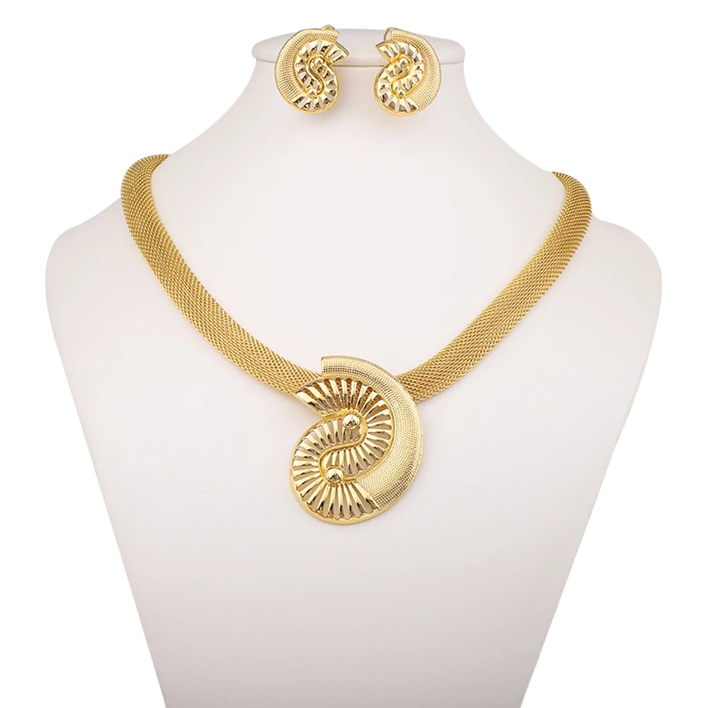 

Women's Accessories Conch shaped Wide Necklace Earring Set Gold Color Versatile Christmas Accessories Free Shipping