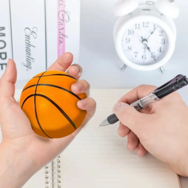 Cerceau de basket-ball artistique avec des effets d'éclaboussure