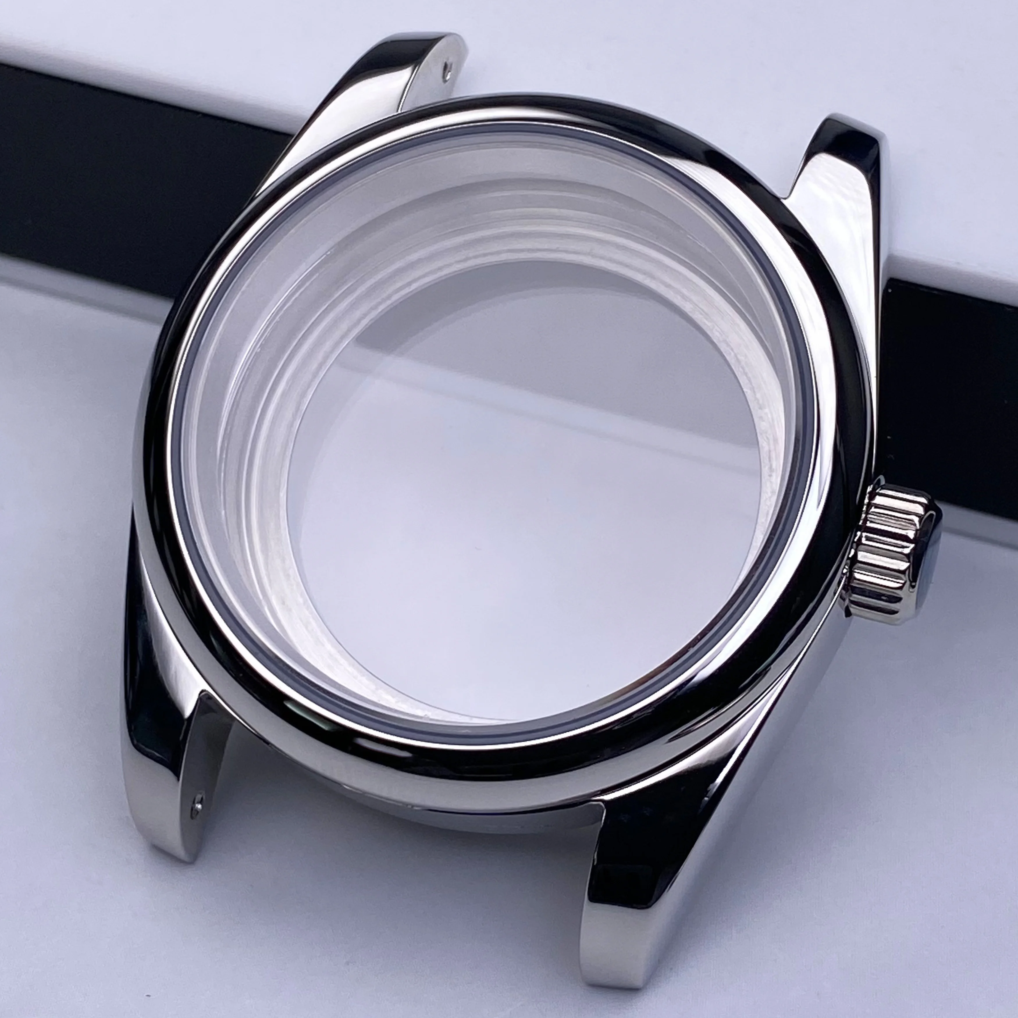 Elegant 36mm/39mm Sapphire Glass Stainless Steel Watch Case with Green Luminous Dial Compatibility
