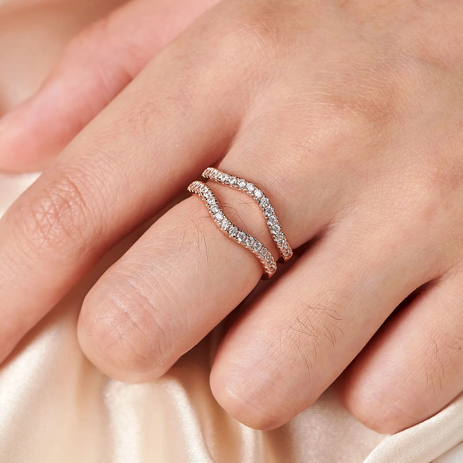 Cmx Ceramic Brakes Delicate Curved Wedding Ring Shadow Band