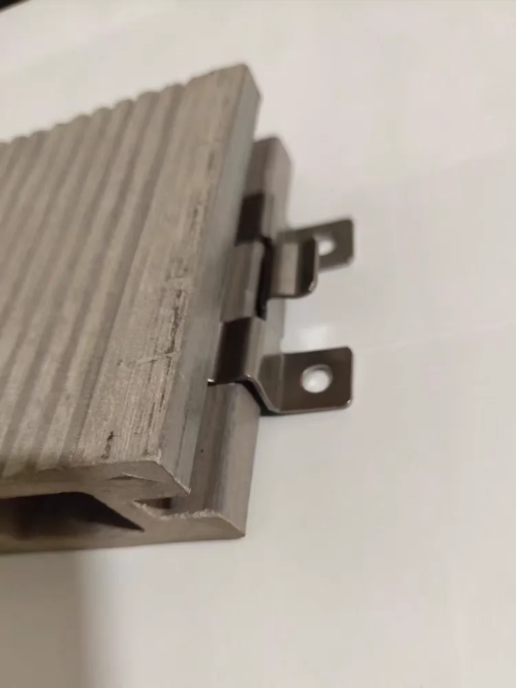 Clasp Clothes Hanger