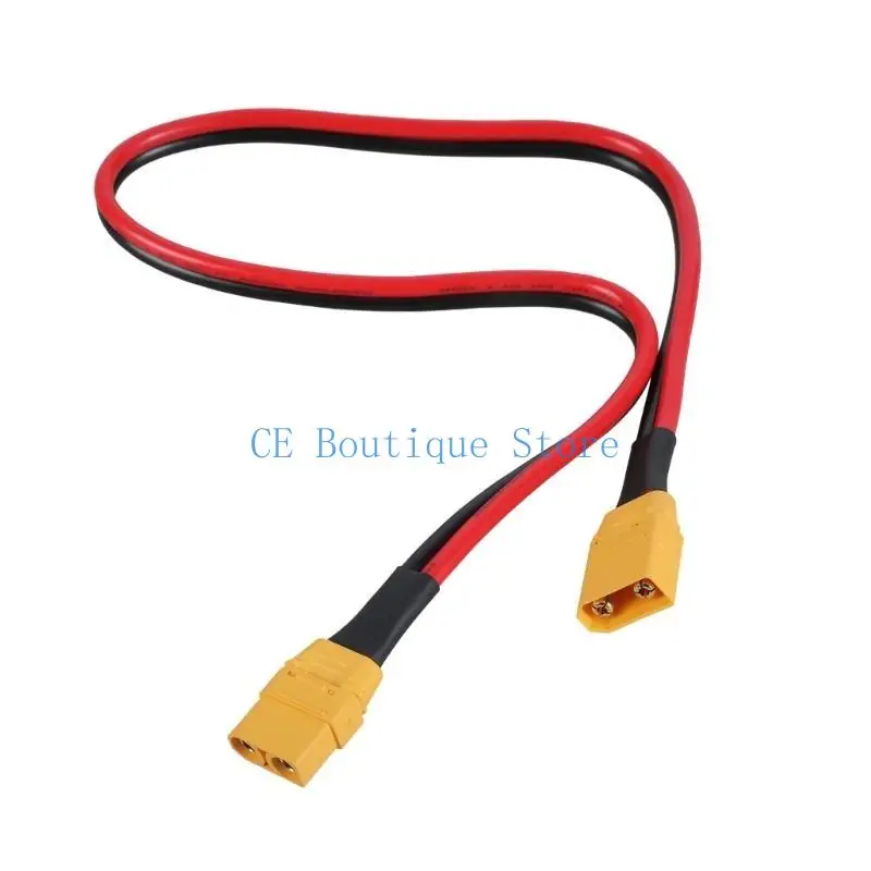 Câble de charge RC 61cm Or branché à une batterie LiPo de drone, prêt à charger