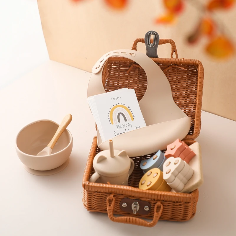 Wooden Baby Rattle Gift Set – Crochet Animal Toy & Montessori Keepsake Box