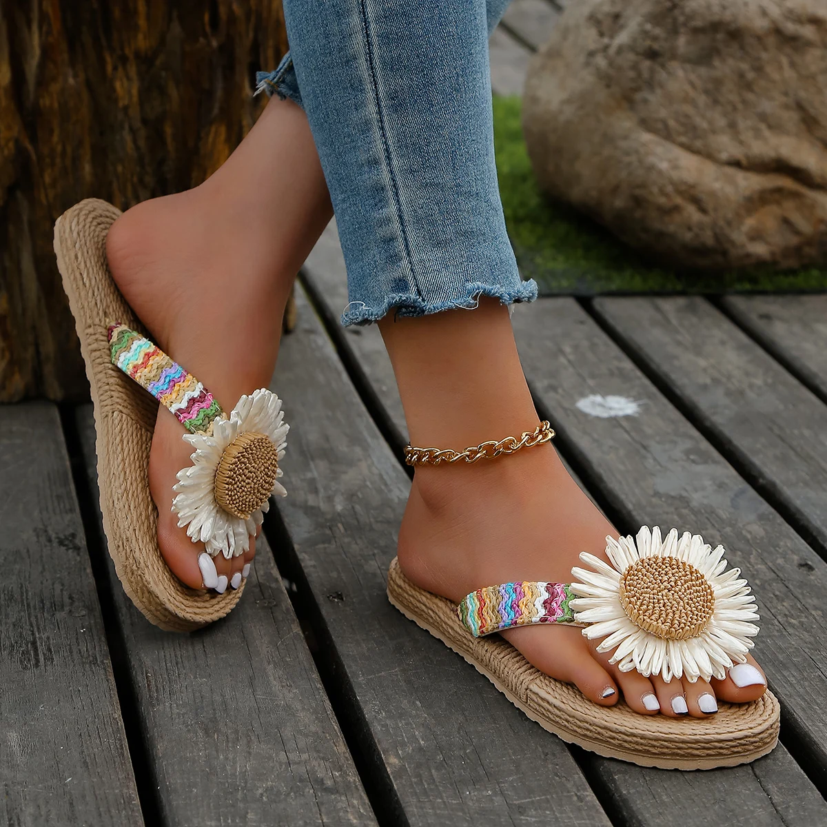 Women's fashion trend Linen Sunflower non-slip wear comfortable soft sole flat flip-flops — view 4